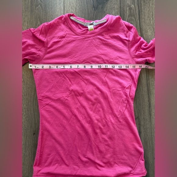 Smart wool Pink Ling Sleeve thin base Layer Size Small - Picture 4 of 11
